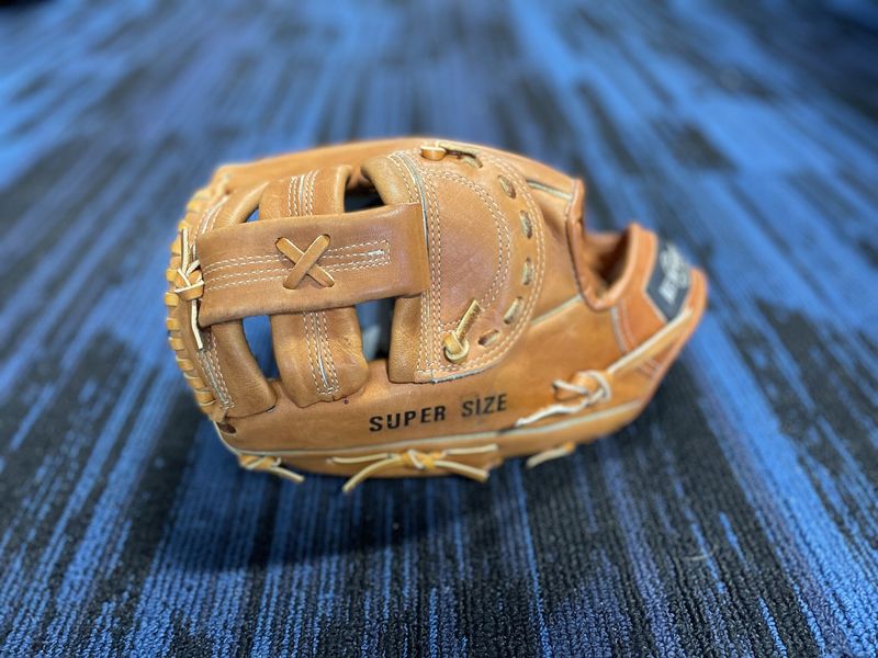 NEWPORT BASEBALL GLOVE LHT