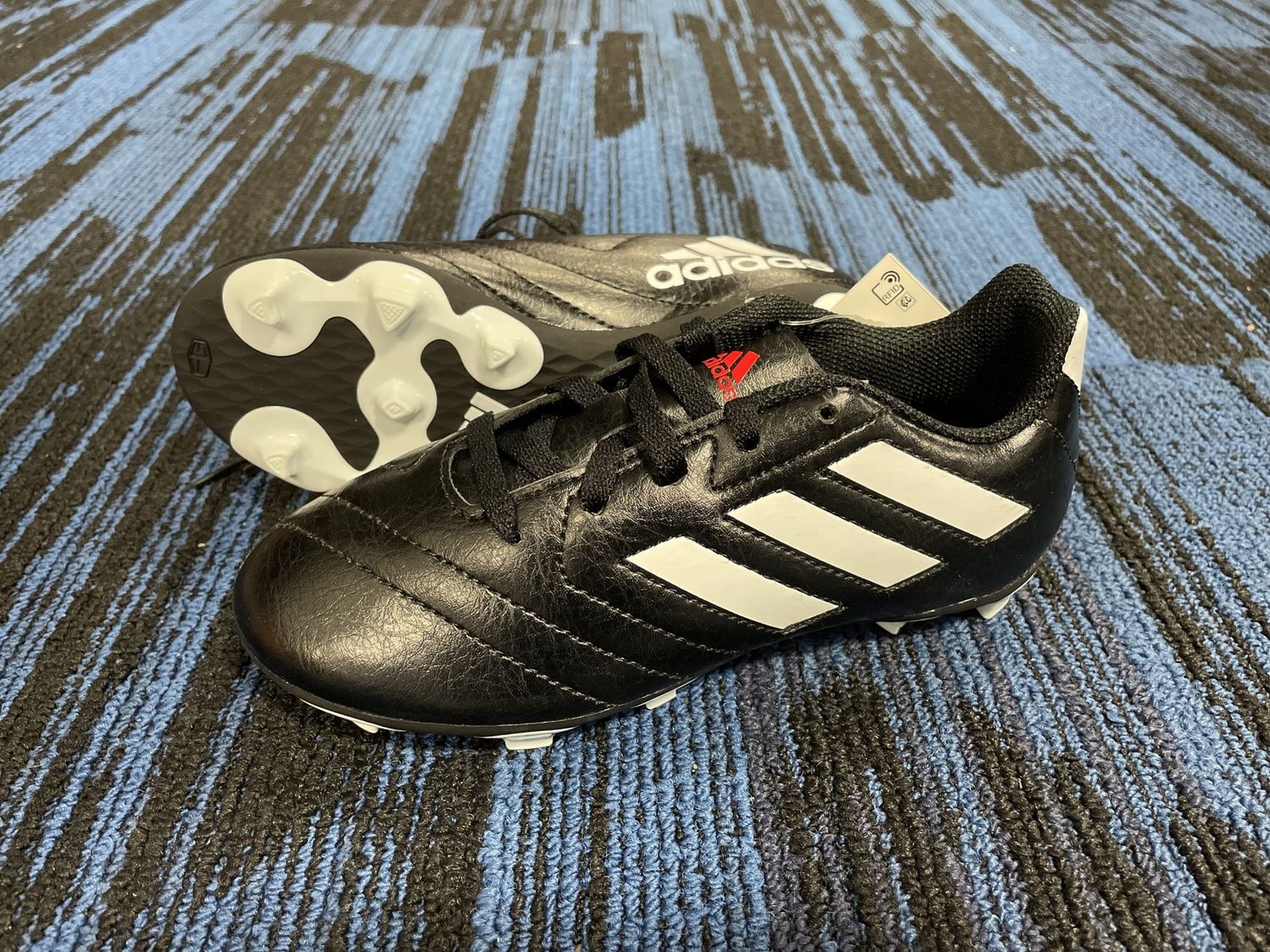 ADIDAS GOLETTO SOCCER SHOE SZ 4