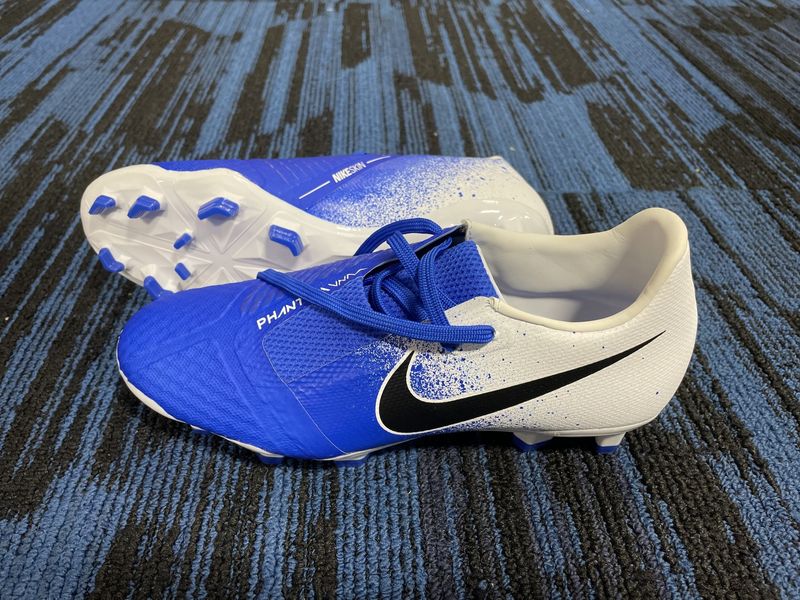 NIKE PHANTOM VENOM SOCCER SHOE SZ 4