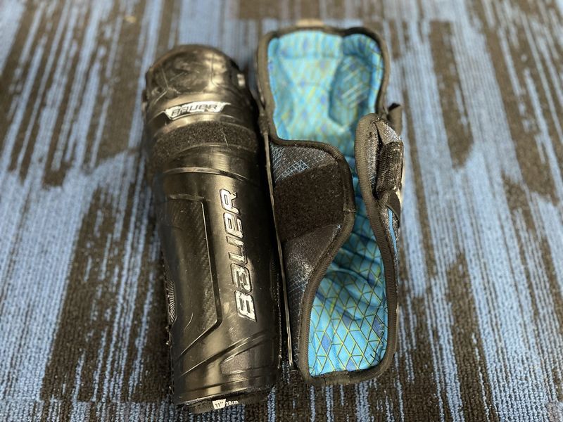 BAUER SHIN GUARDS 11&quot;