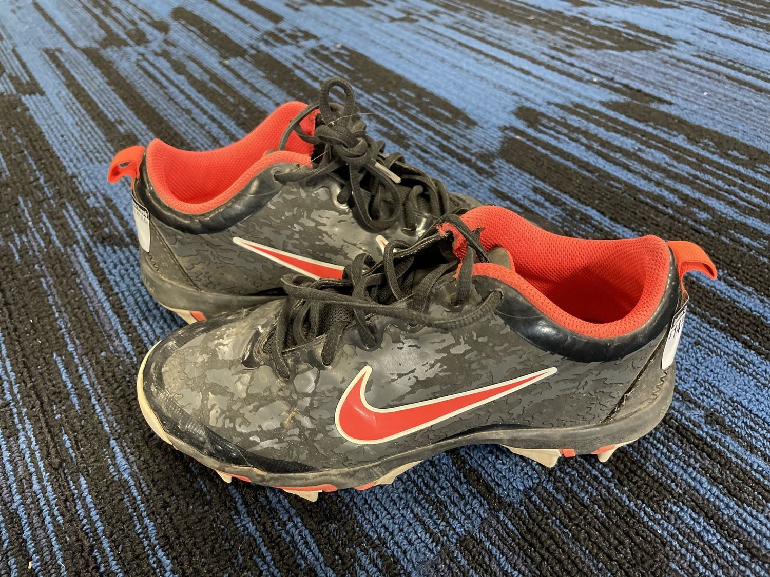 NIKE BASEBALL FP CLEAT SZ 3