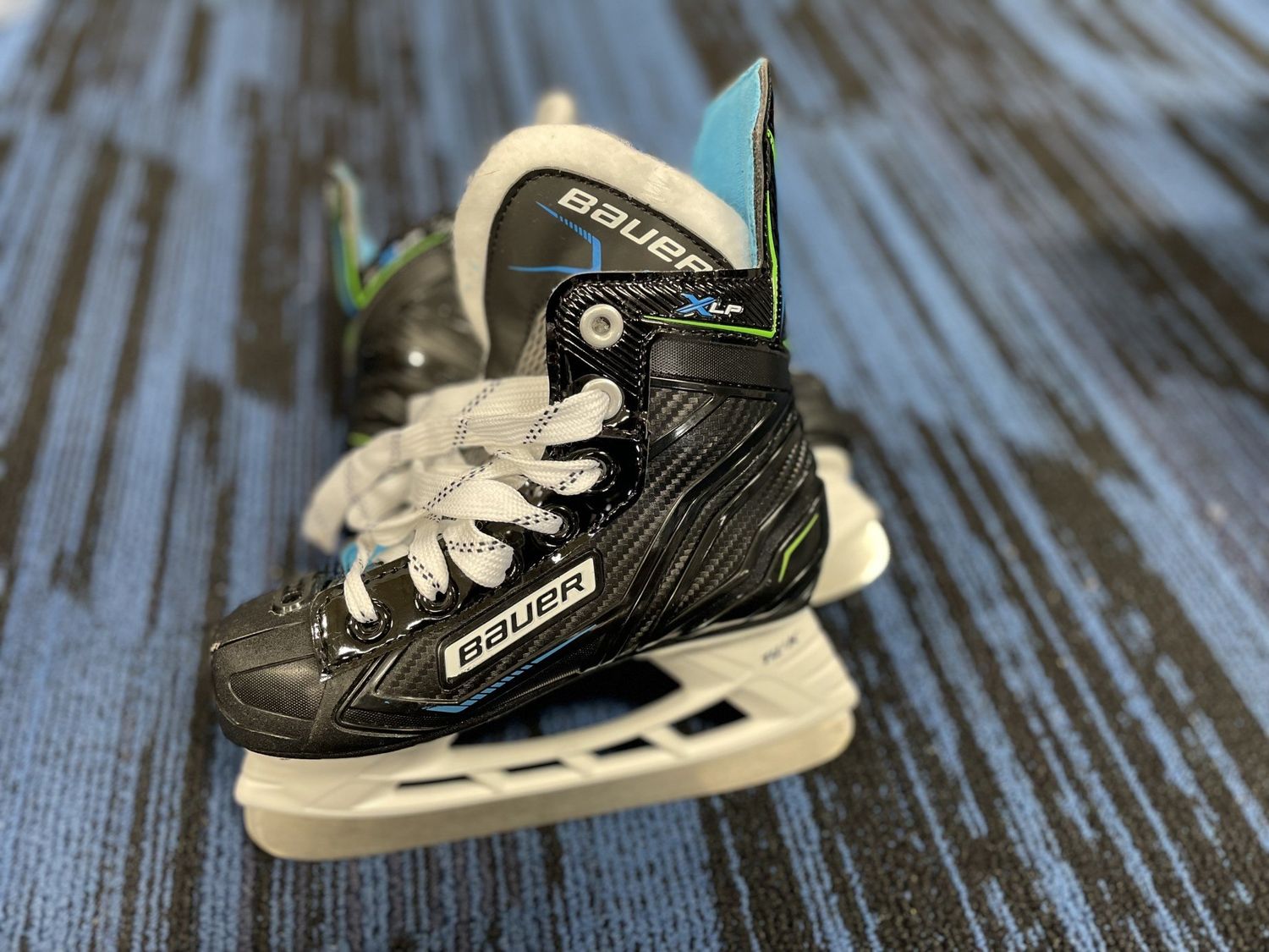 BAUER XLP HOCKEY SKATE SZ Y11