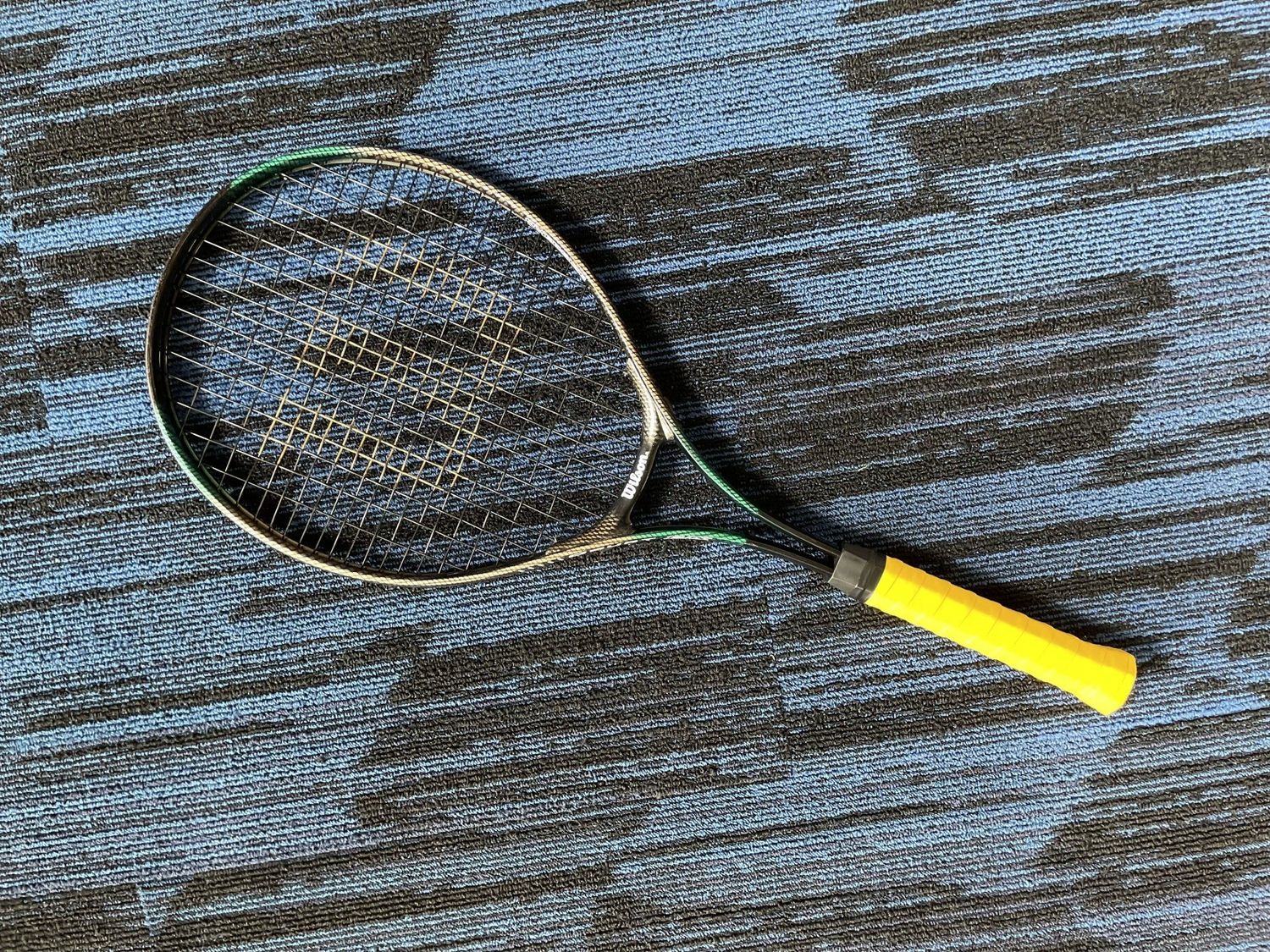 WILSON COURT E/X RACQUET 4-1/2&quot;