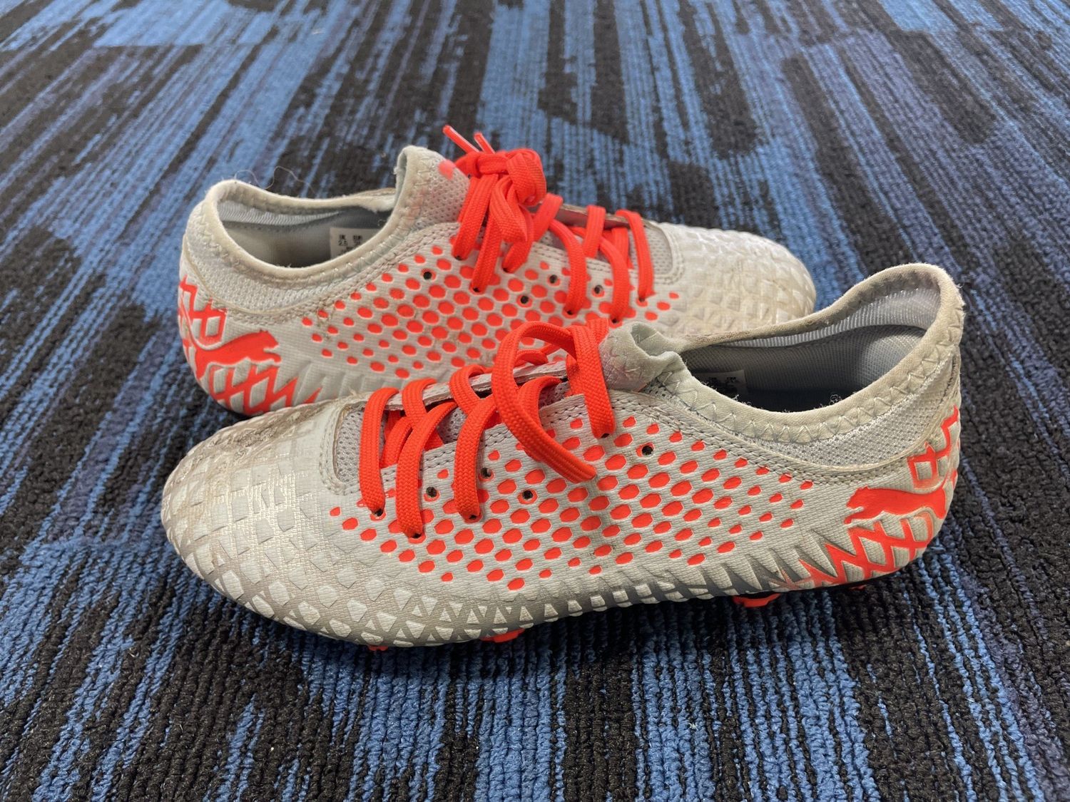 PUMA SOCCER SHOE SZ 3.5