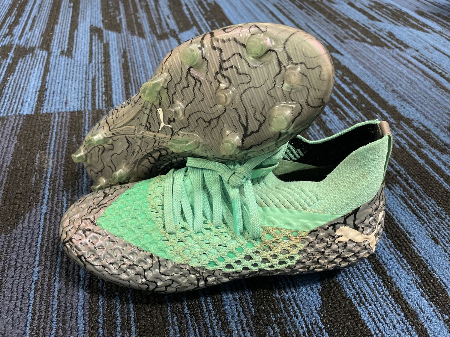 PUMA FUTURE SOCCER SHOE SZ 4.5