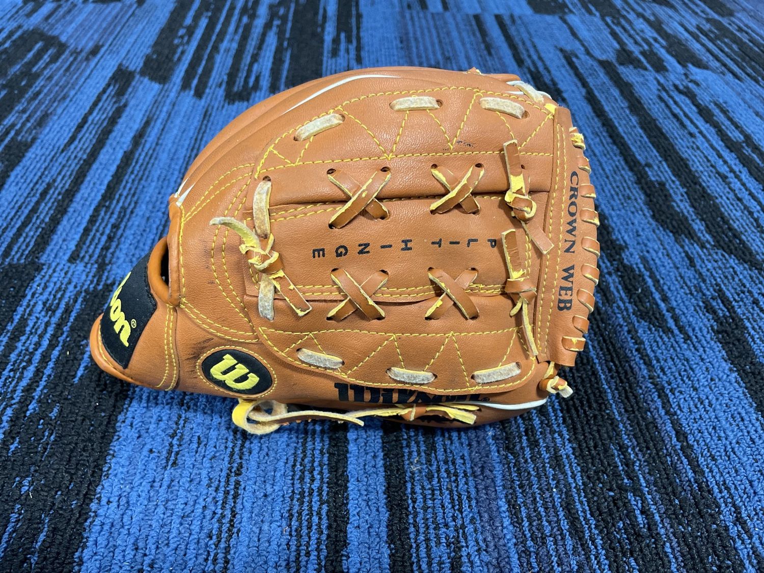 WILSON SENTRY FOOD GLOVE RHT