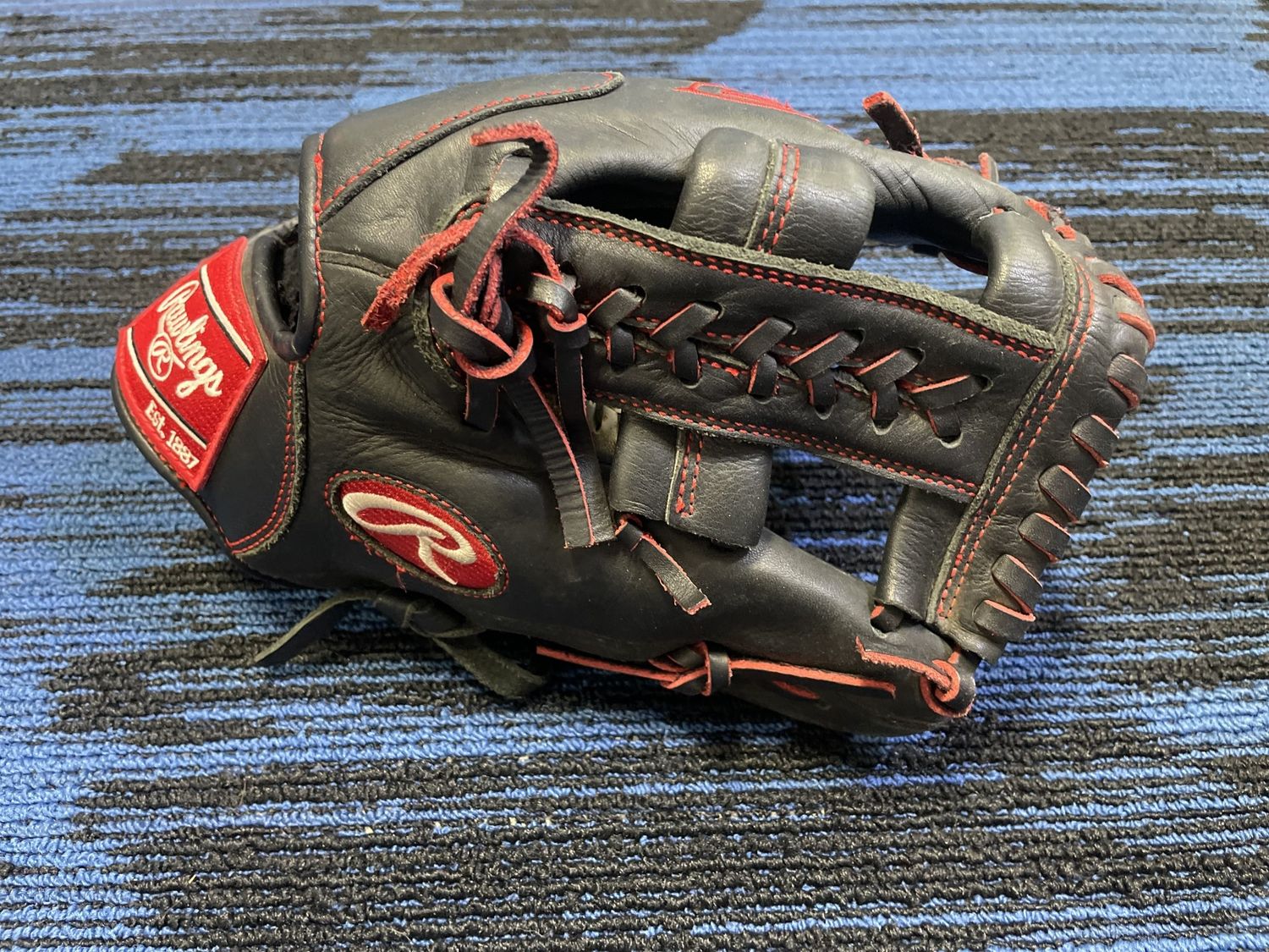 RAWLINGS R9 YTB  GLOVE 11&quot; RHT