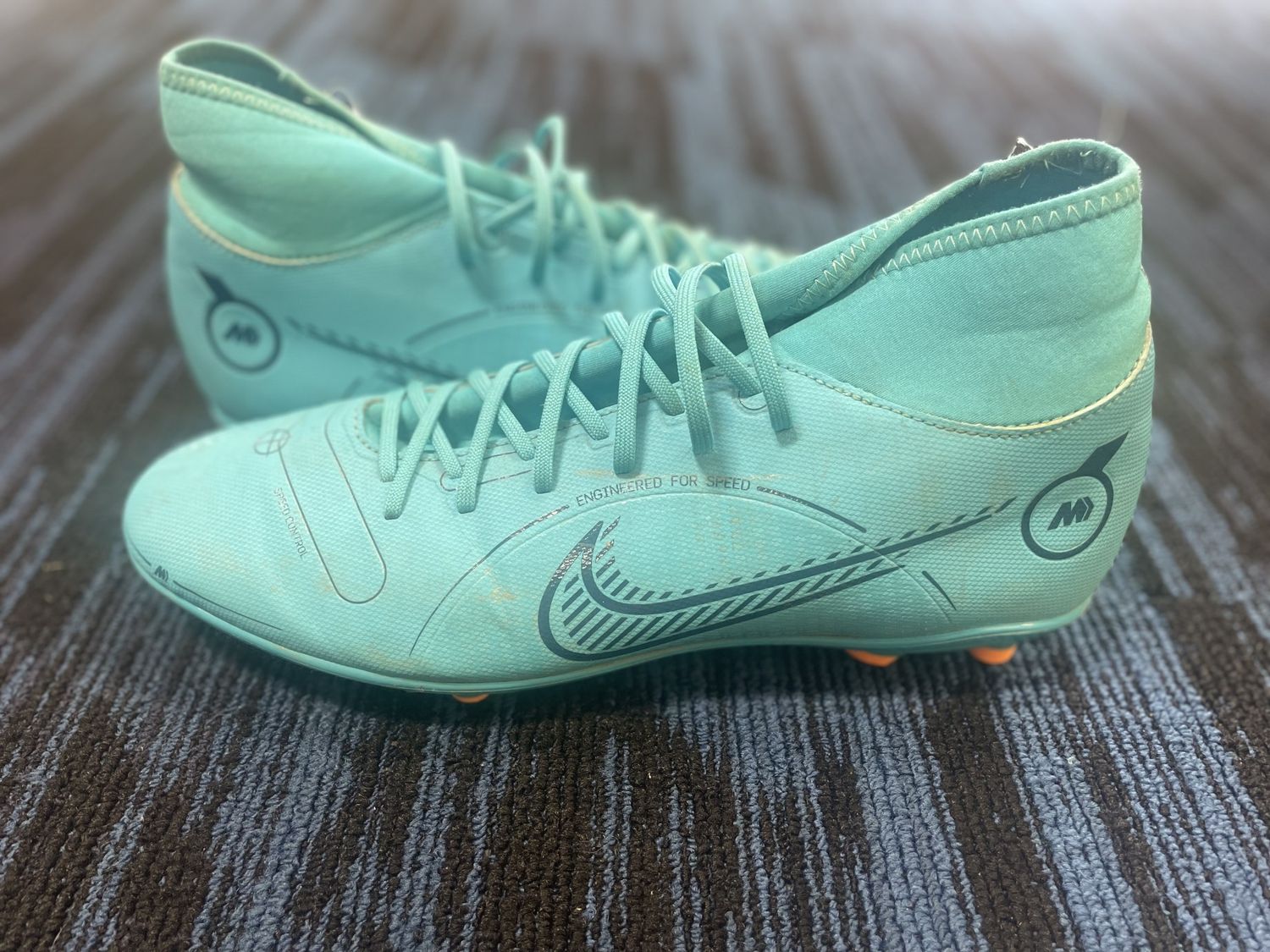 NIKE MERCURIAL SOCCER SHOE SZ 12