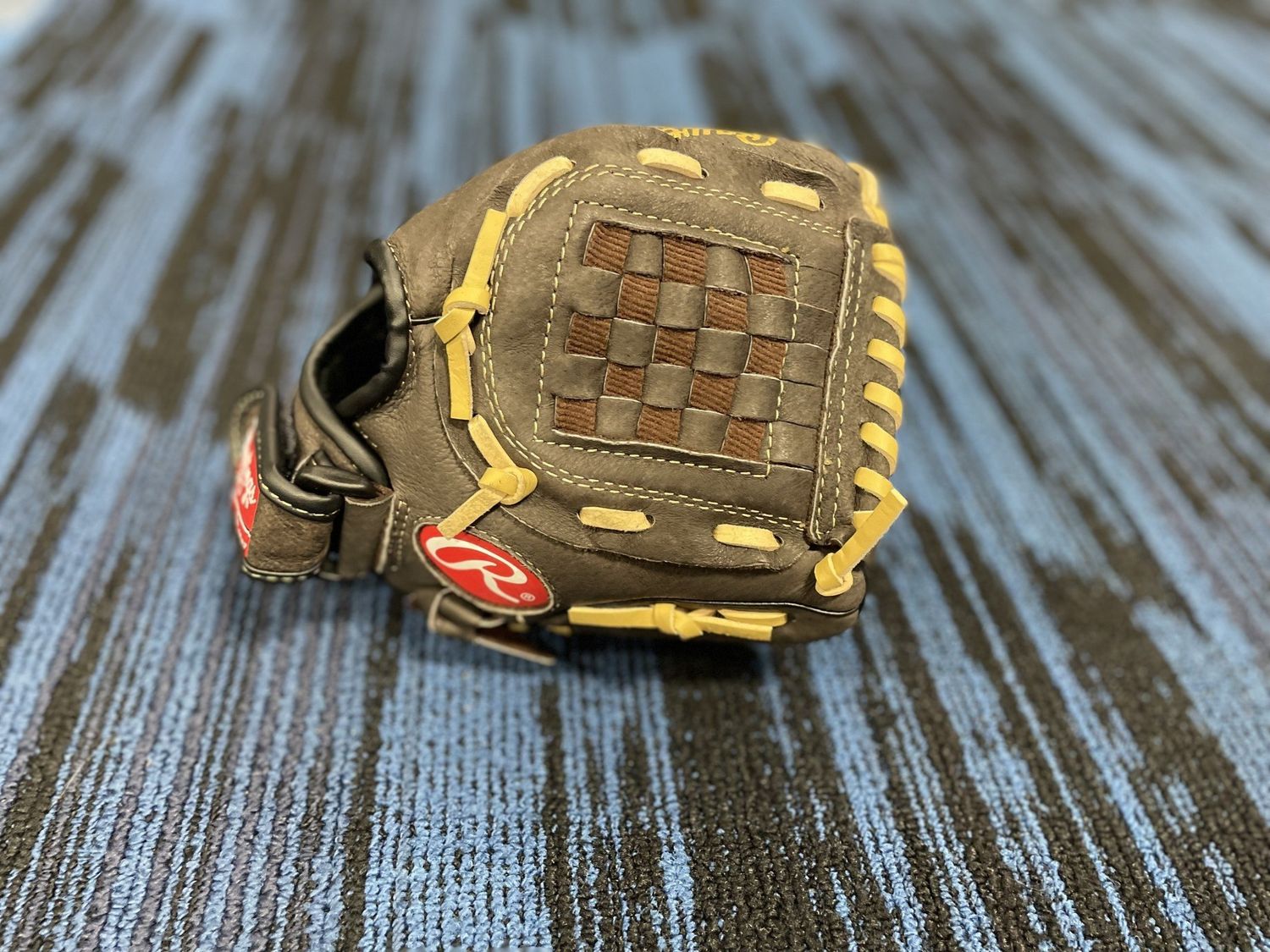 RAWLINGS HIGHLIGHT GLOVE 10&quot; RHT