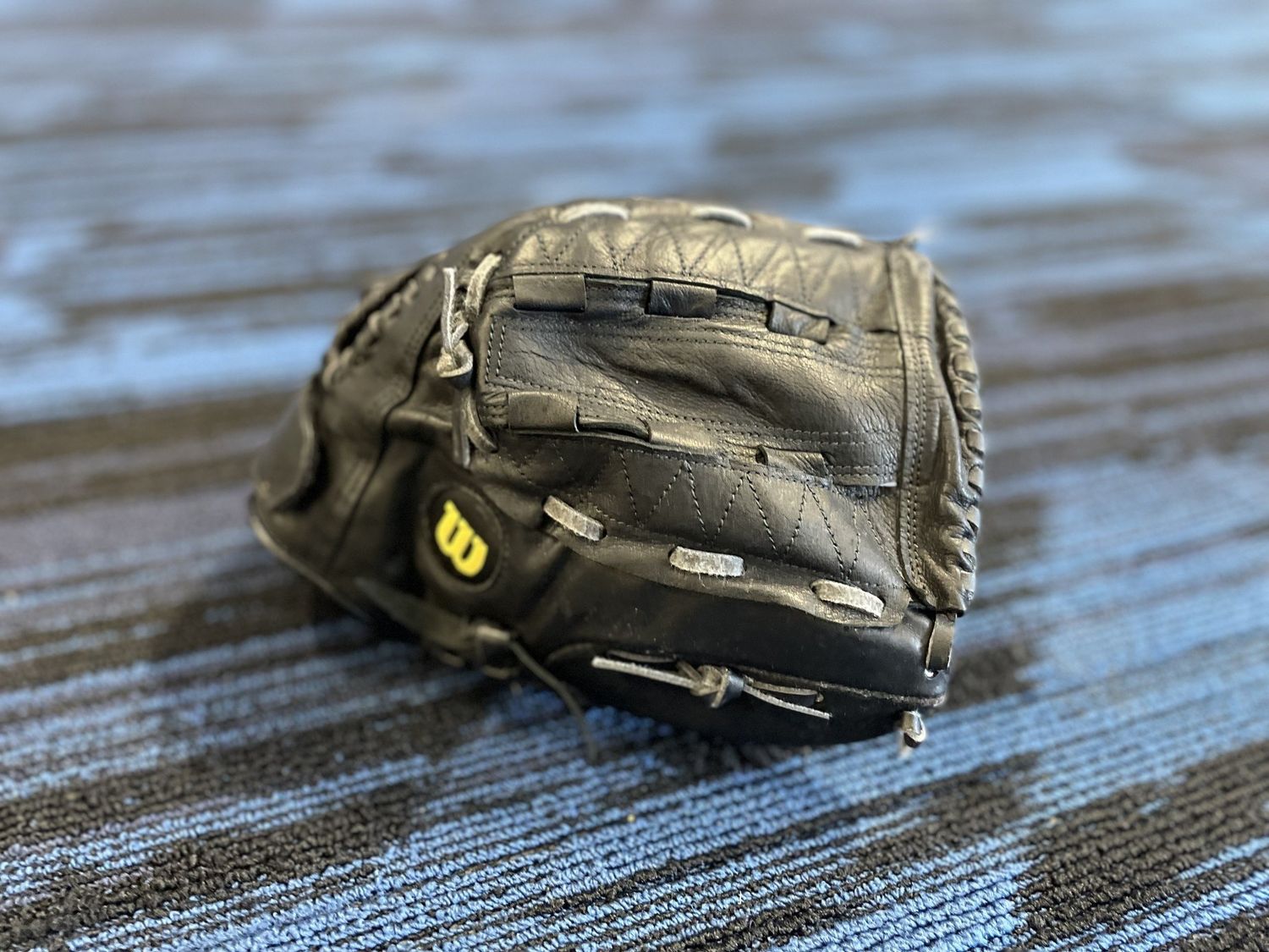 WILSON BASEBALL GLOVE RHT