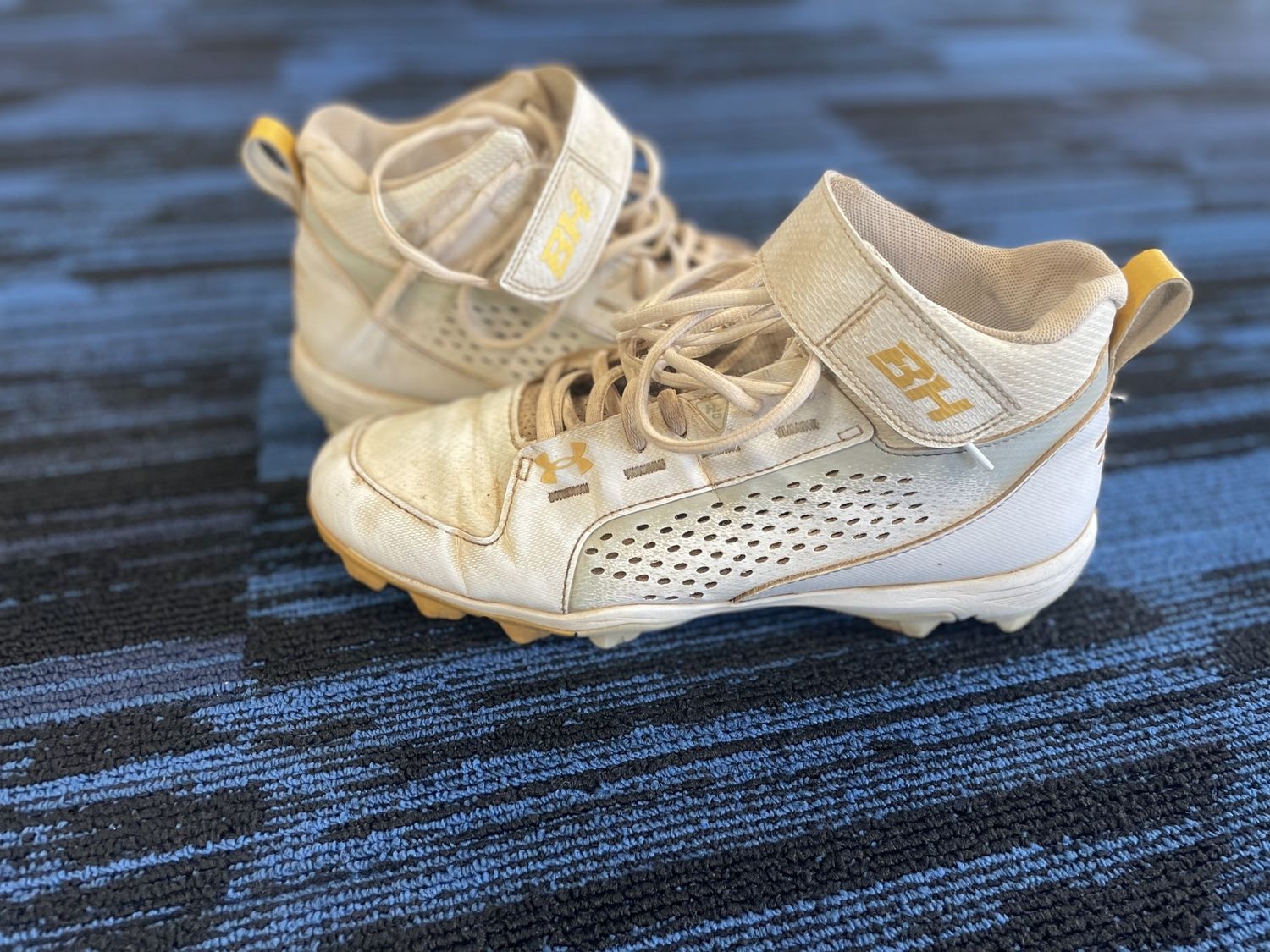 UNDER ARMOUR BH CLEAT SZ 9