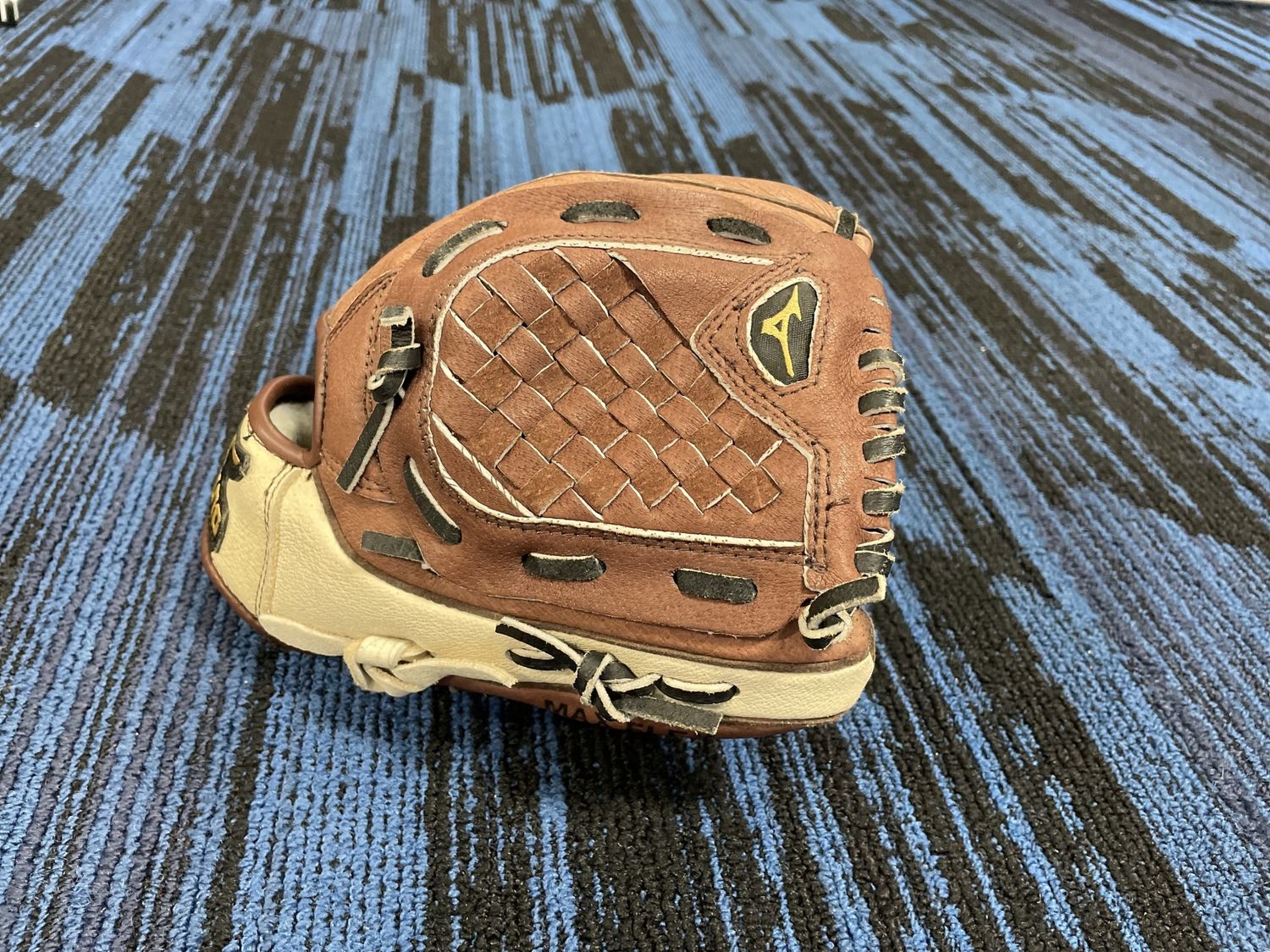 MIZUNO PROSPECT GLOVE 10&quot; RHT