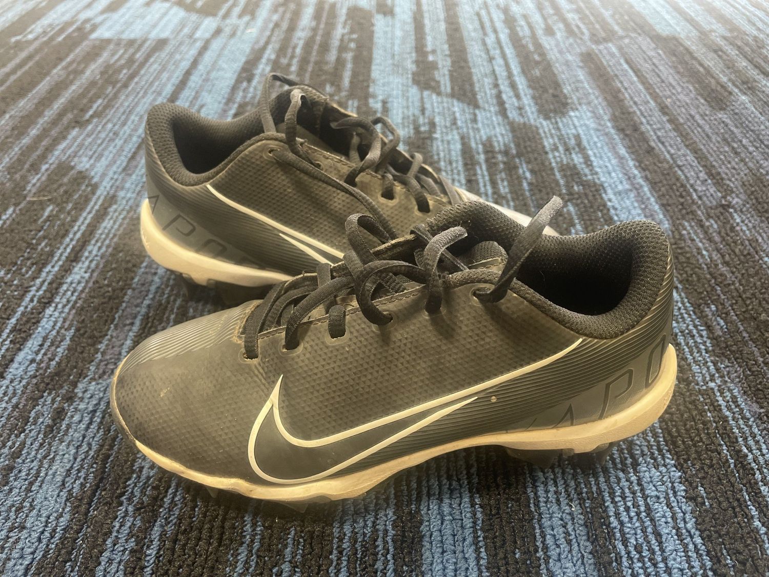 NIKE VAPOR BASEBALL CLEAT SZ 2