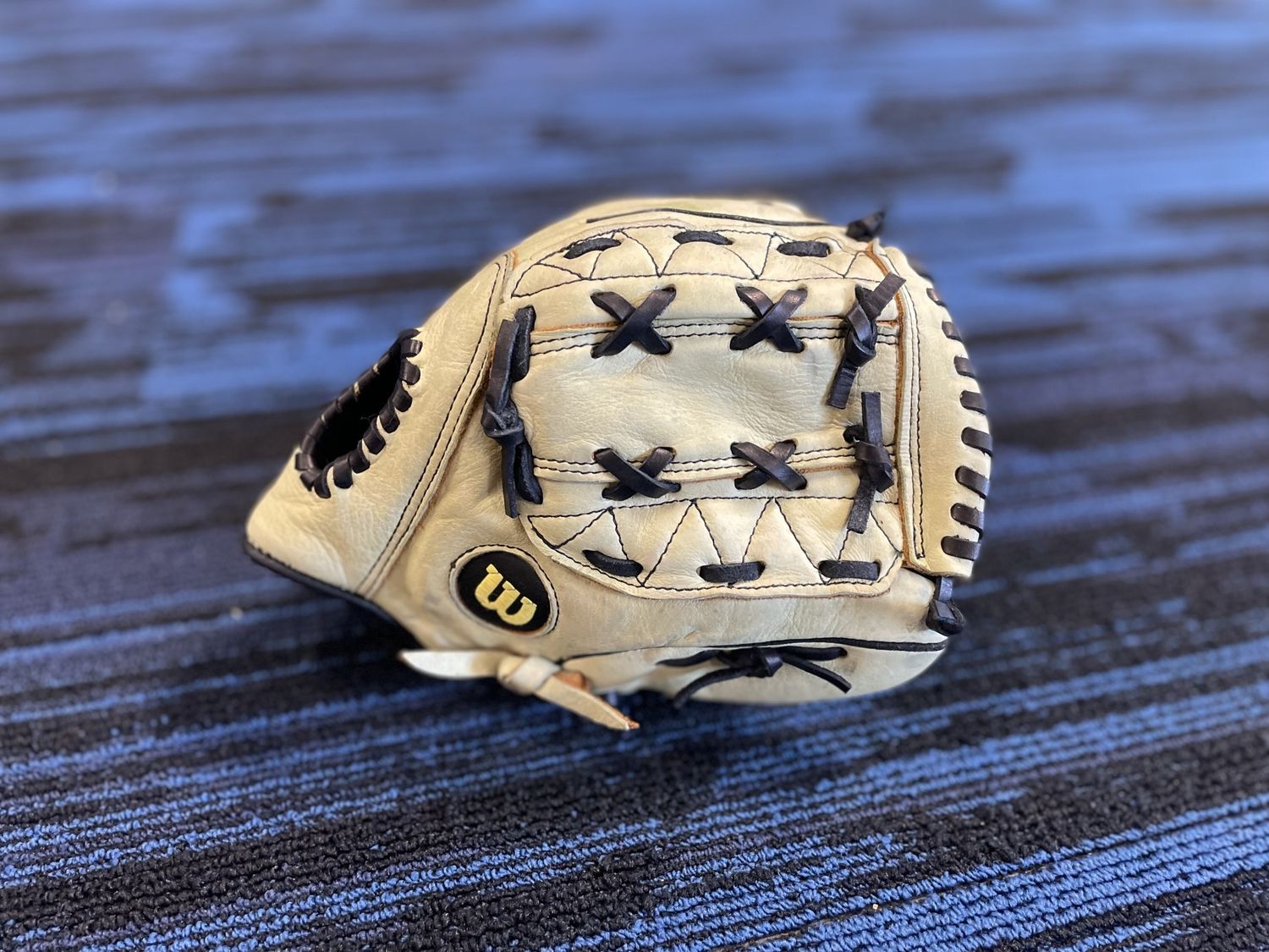 WILSON BASEBALL GLOVE RHT