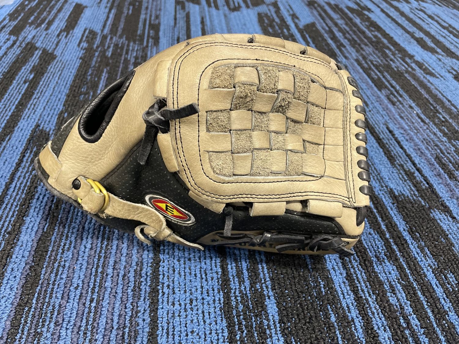 EASTON NATURAL SERIES GLOVE 12&quot; RHT