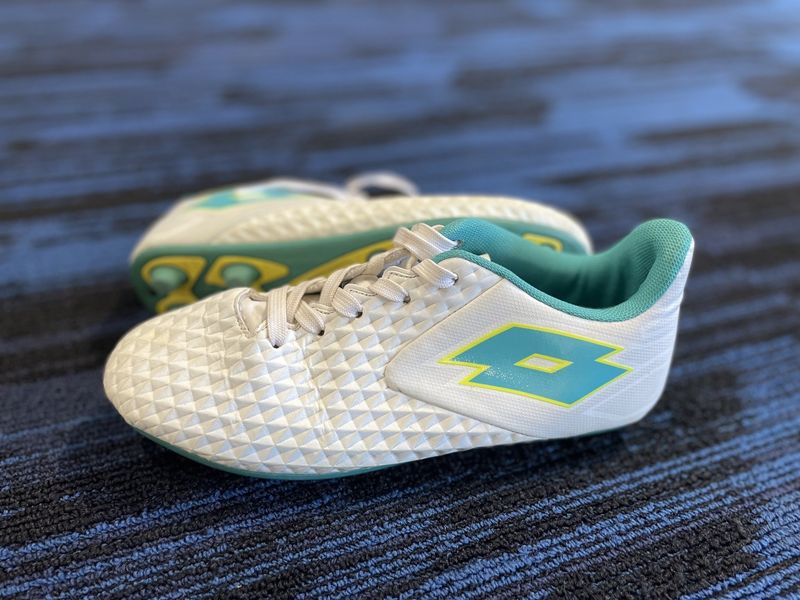 LOTTO SOCCER SHOE LADIES 8