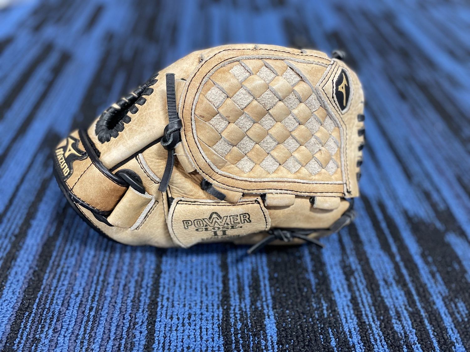 MIZUNO POWER CLOSE GLOVE 11&quot; RHT