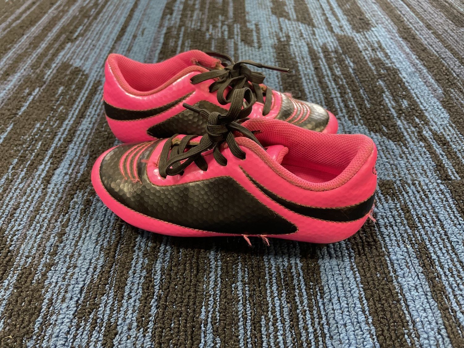 VIZARI SOCCER SHOE SZ Y10.5