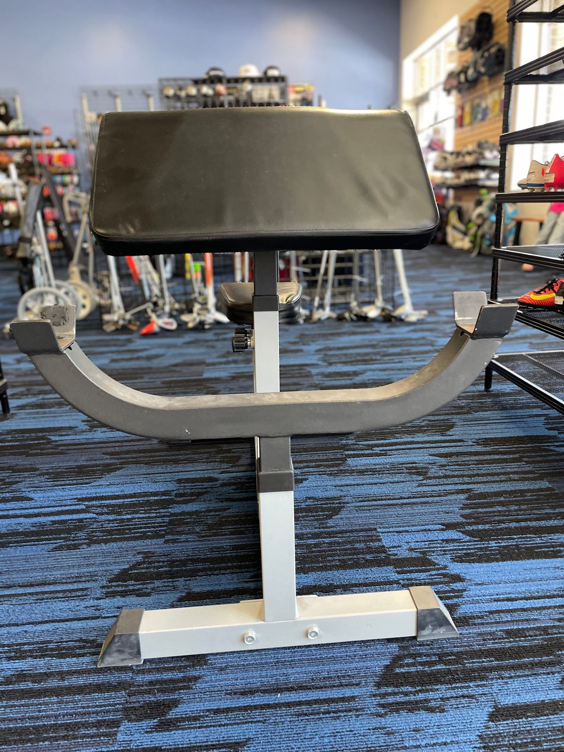 VALOR ADJUSTABLE PREACHER CURL BENCH