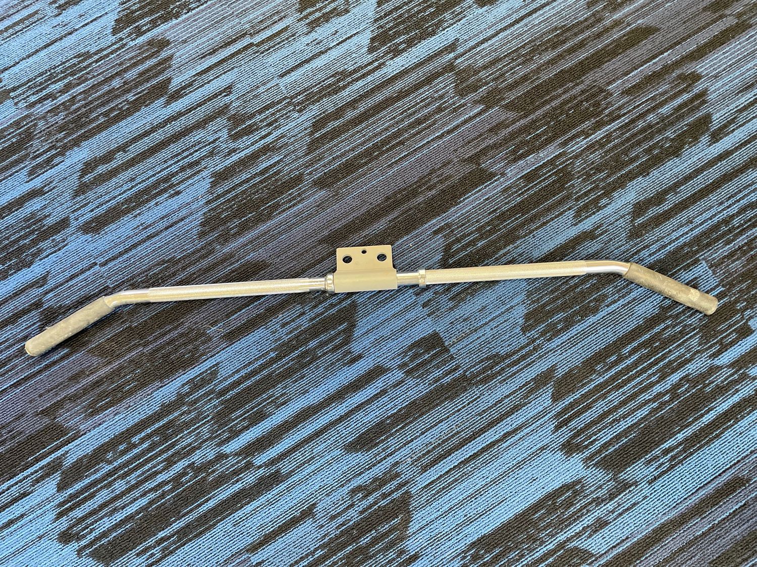 LAT BAR ATTACHMENT