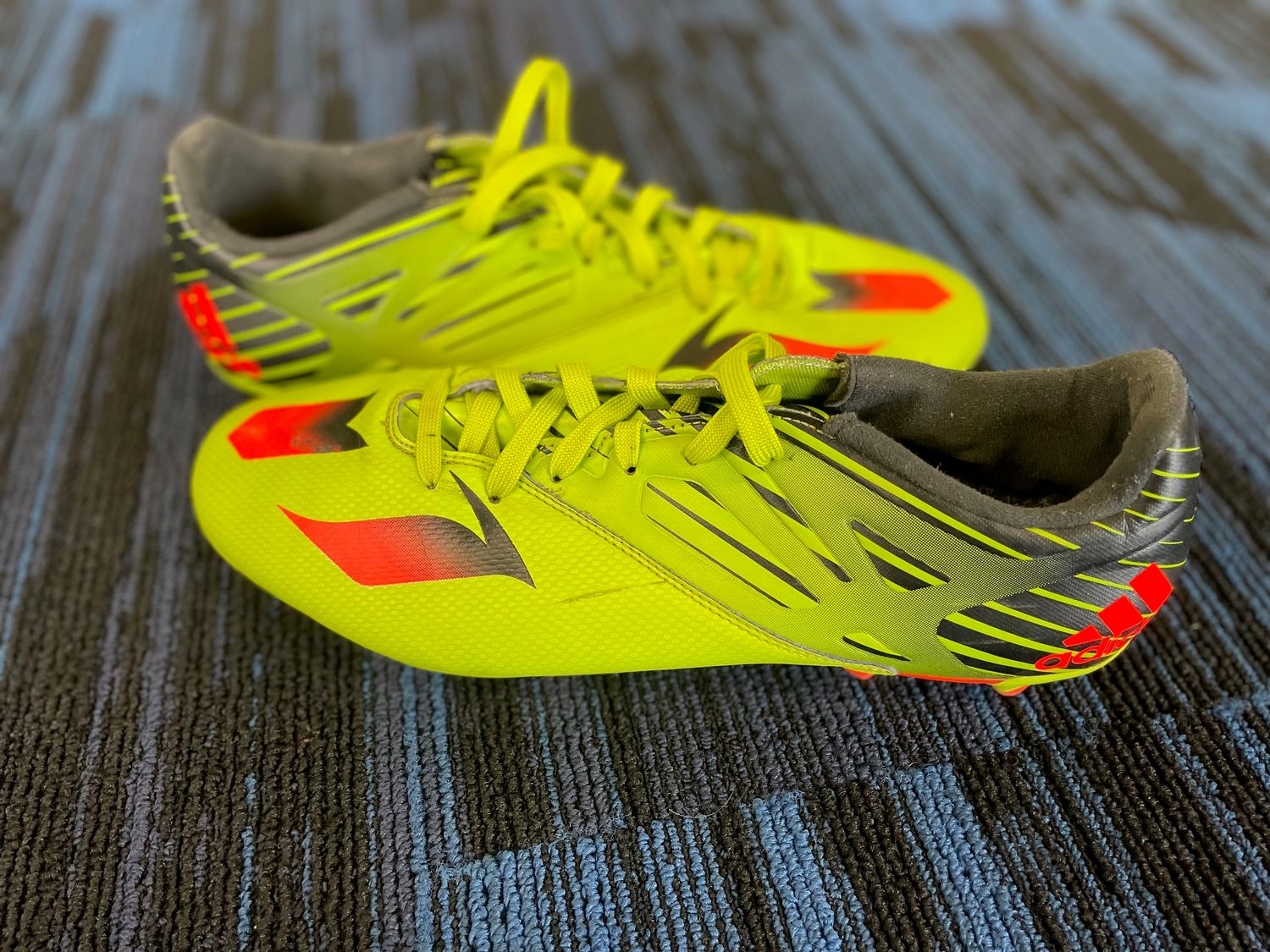 ADIDAS SOCCER SHOE SZ 12