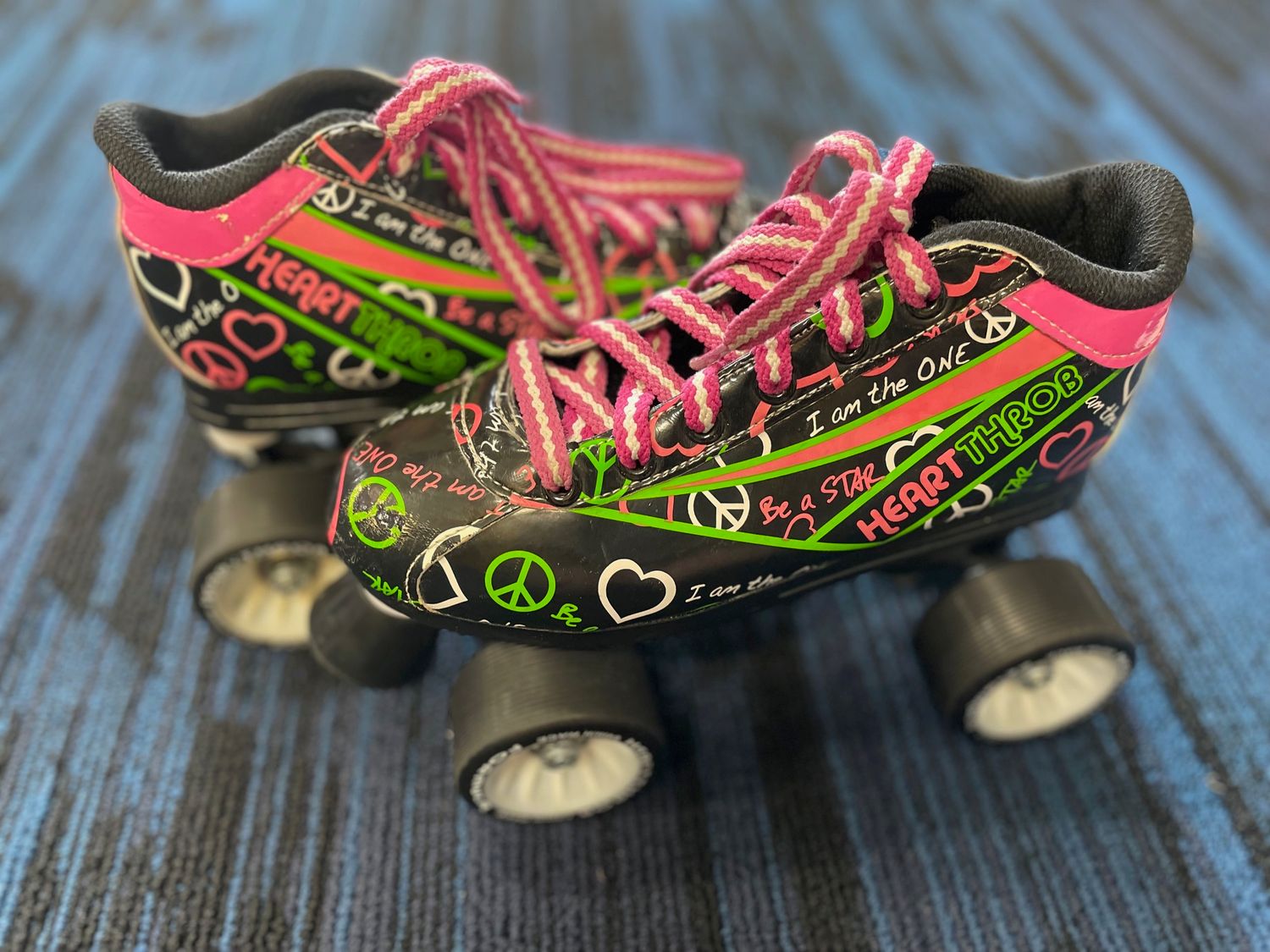 HEART THROB ROLLER SKATE SZ 5