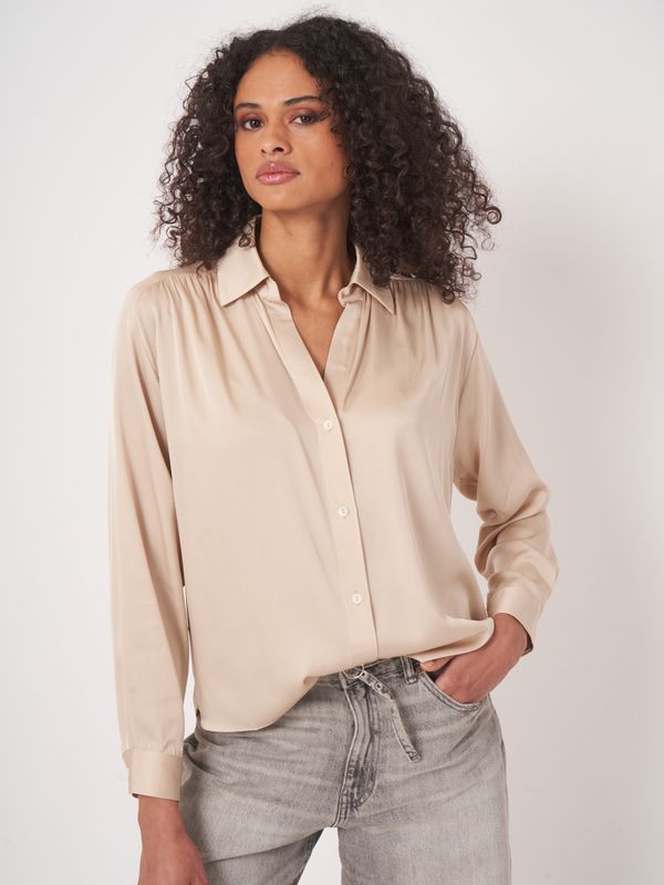 Rep-Silk Blouse LS Back Yoke Detail