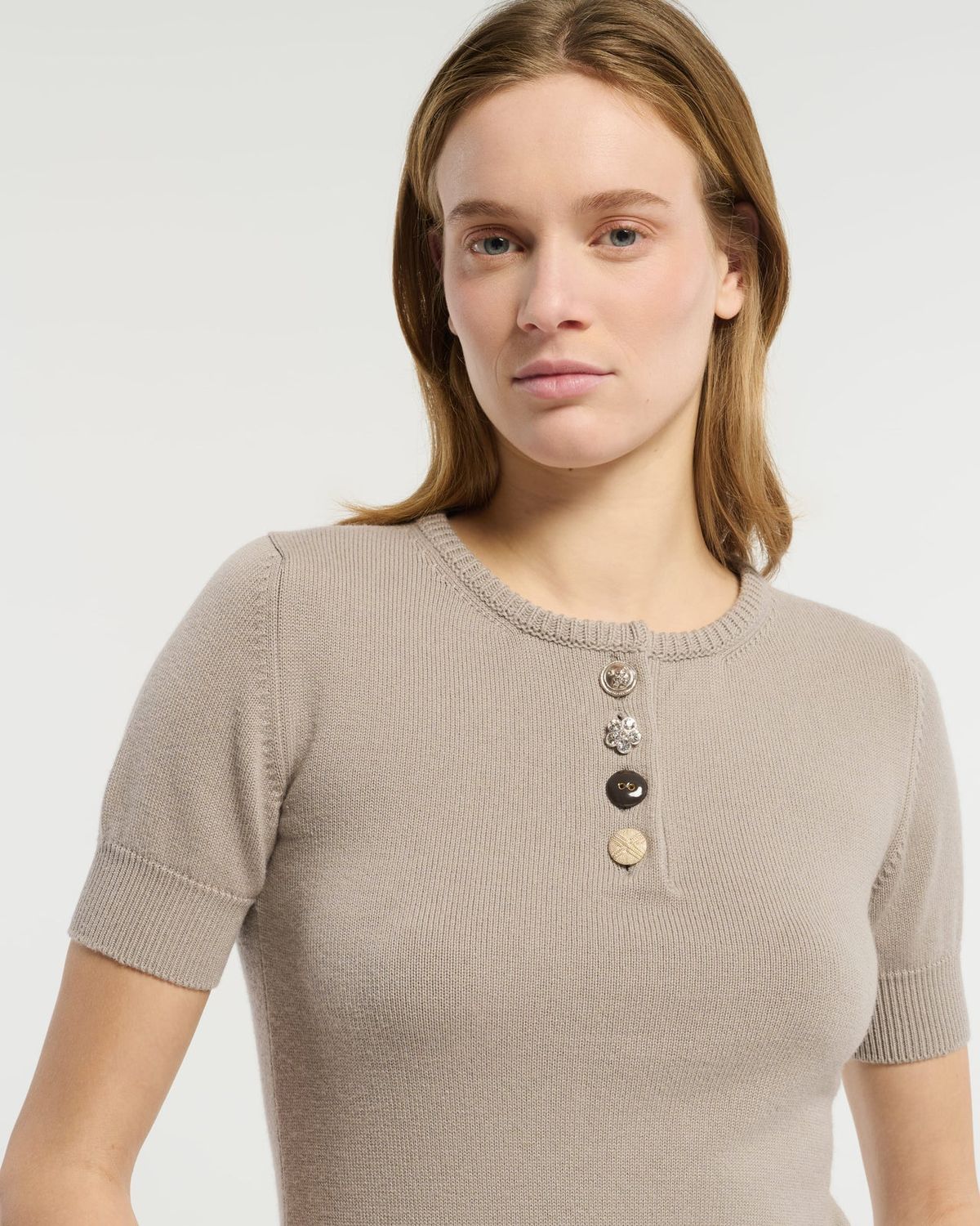 Bar-Mismatch Buttons Tee Shirt, Color: silt, Size: S