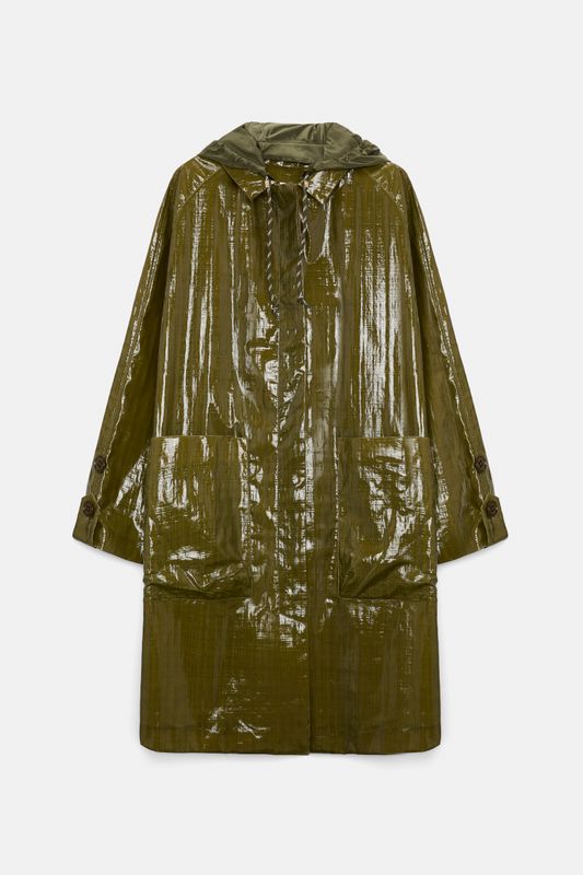 Schu-Glossy Moment Coat