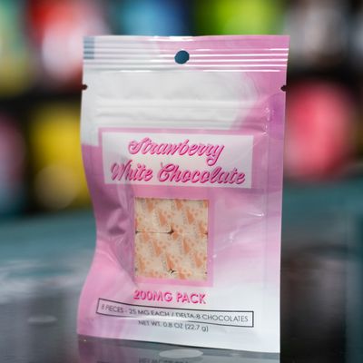 Delta 8 THC - Chocolate - Strawberry White Chocolate 200mg