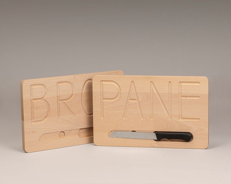 Brotschneidebrett mit Schriftzug Brot/Pain/Pane