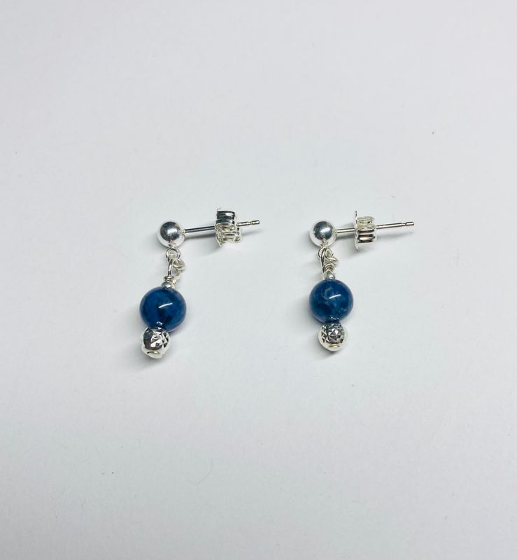 Sodalite healing properties are said to be Energising, aid Balance of the mind and a                                                                                                                                                                                                                                                                                                                                                                                                                                                                                                                                                                                                                                                                                                                                                                                                                                                                                                                                                                                                                                                                                                                                                                                                                                                                                                                                                             restful sleep.