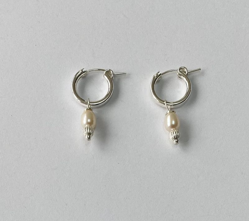 Silver small hoop pearl earrings