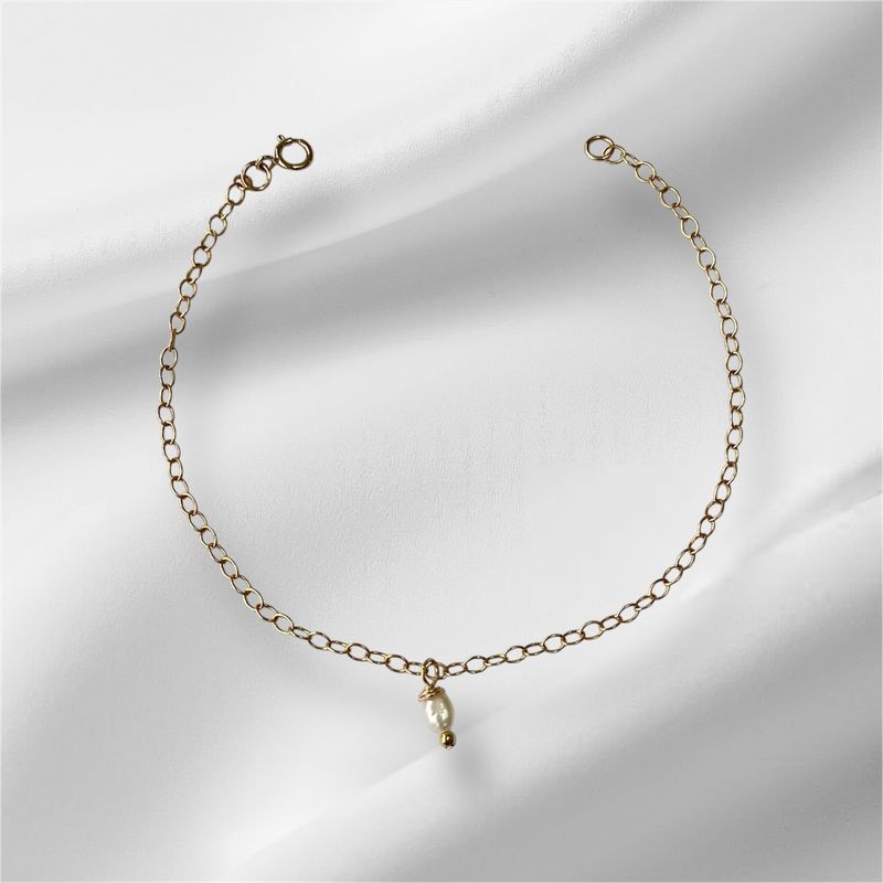 Gold fine cable dainty pearl bracelet
