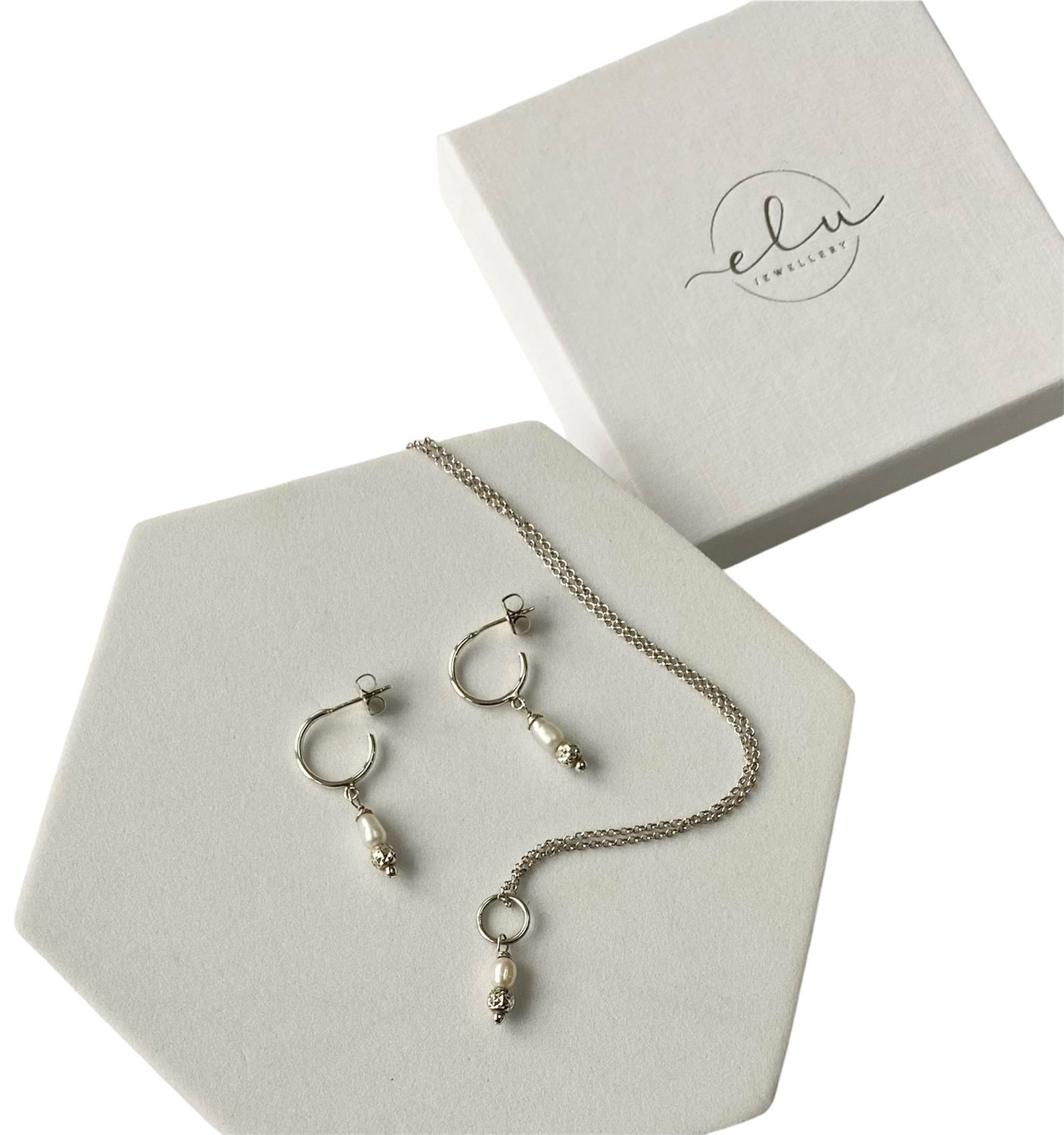 Silver dainty pearl necklace