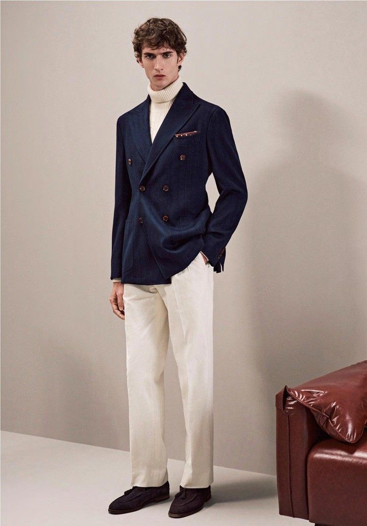 Double-Breasted Navy Wool &amp; Cashmere Jacket – Modern Elegance