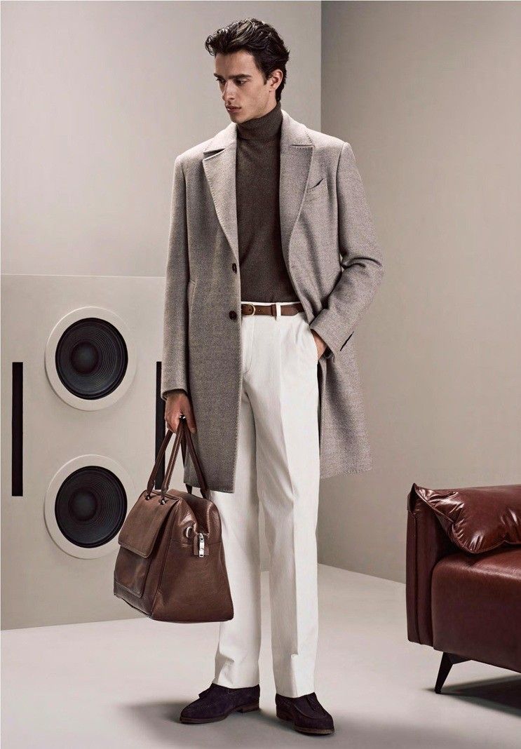 ​Single-Breasted Wool Overcoat – Refined Outerwear