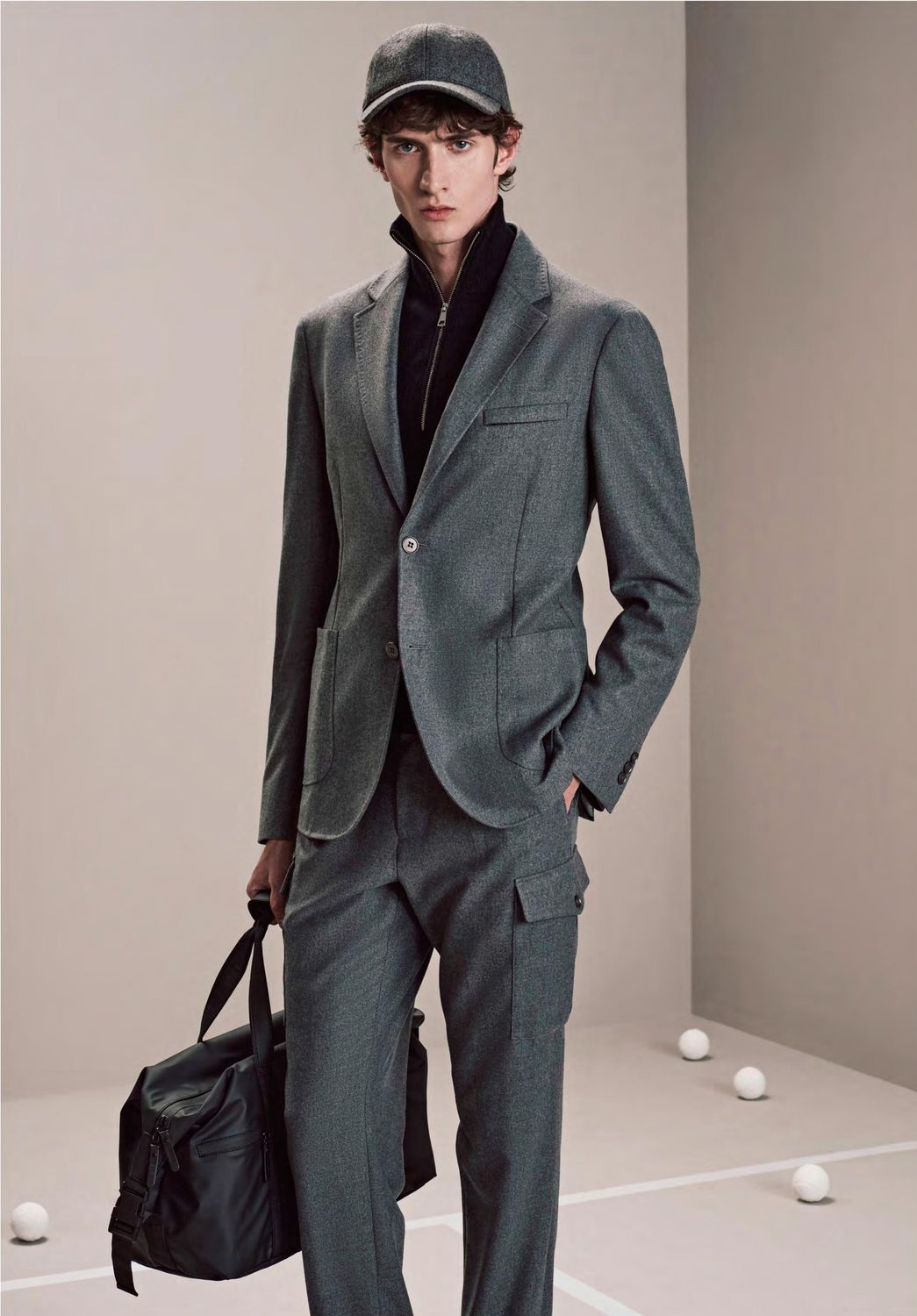 Grey Sporty Suit – Contemporary Style
