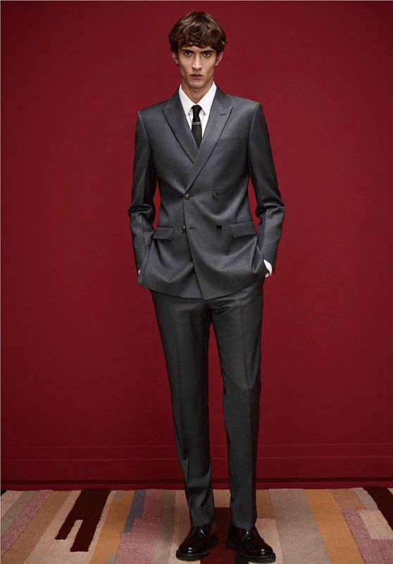 Grey Double-Breasted Suit – Timeless Business Elegance