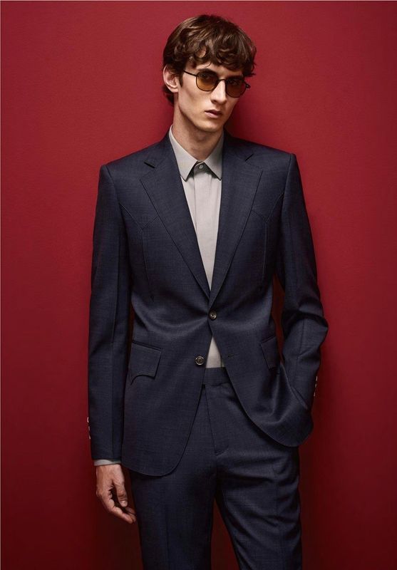 Dark Blue Modern Suit – Refined Business Style