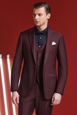 Burgundy Three-Piece Suit – Distinctive Style for Celebrations