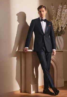 Black Patterned Wool Suit – Elegant Texture for Ceremonial Style