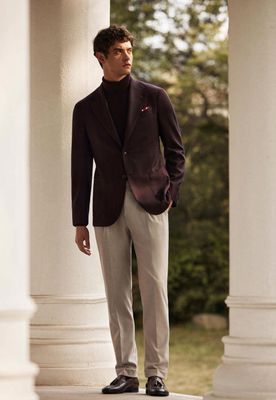 Burgundy Blazer with Ivory Trousers – Sophisticated Weekend Charm