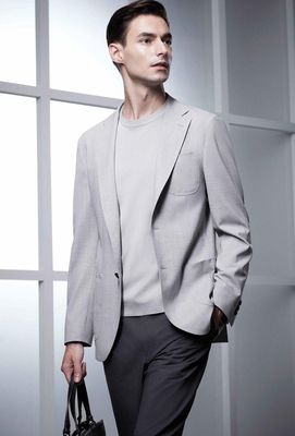 Men&#39;s Light Grey Sporty Suit – Modern Performance