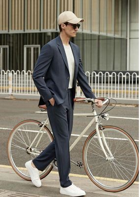 Tailored Navy Blue Men’s Suit – Stretch Wool Blend for Summer