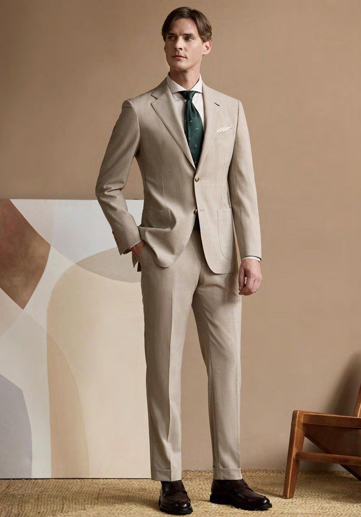 Sand-Coloured Tailored Suit – Summer Elegance Redefined