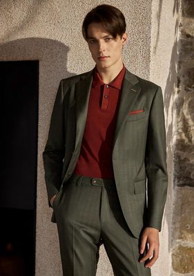 Modern Suit for Casual Sophistication