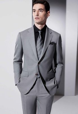Men&#39;s Light Grey Suit – Sophisticated, Clean &amp; Versatile
