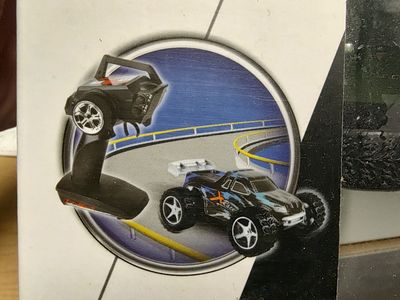 1/32 High-Speed Truck – 2.4 GHz Speed Racer with 3.7V LiPo Car Battery (Ages 8+)