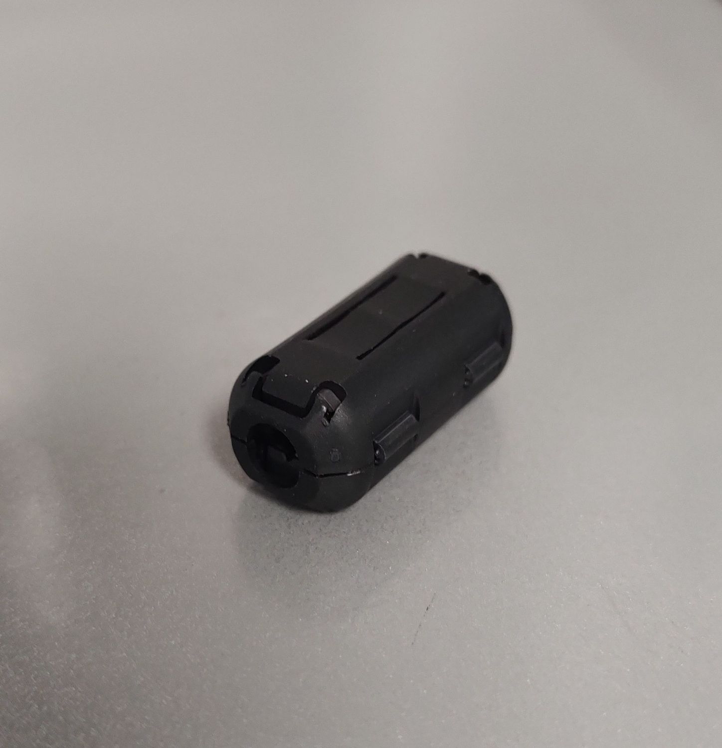 SNAP FERRITE CHOKE CORE 5MM ID